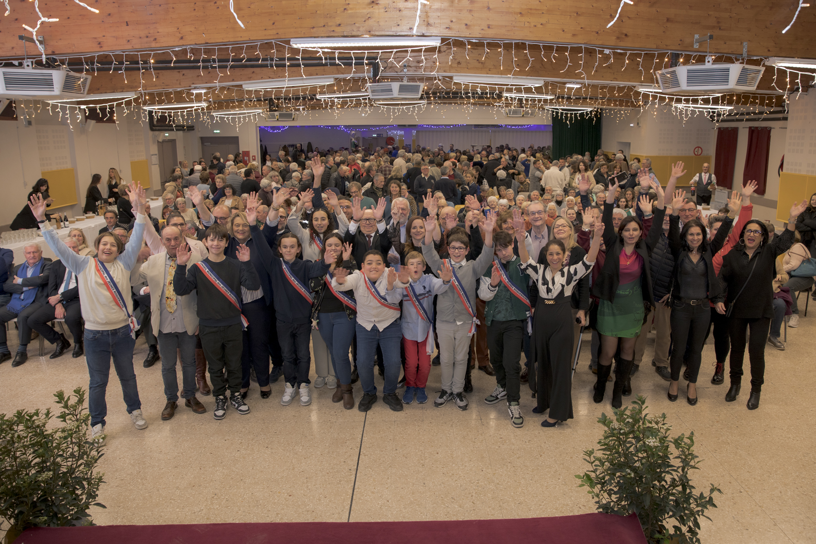 Photo de groupe dans la grande salle