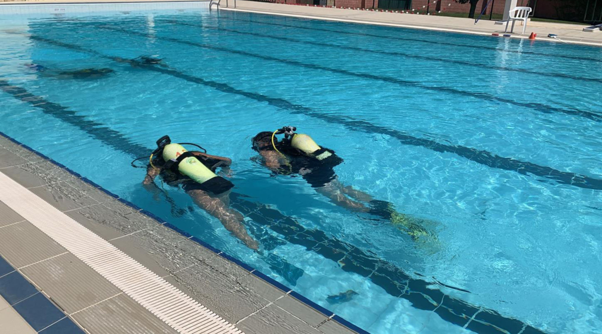 Baptême de plongée à la piscine