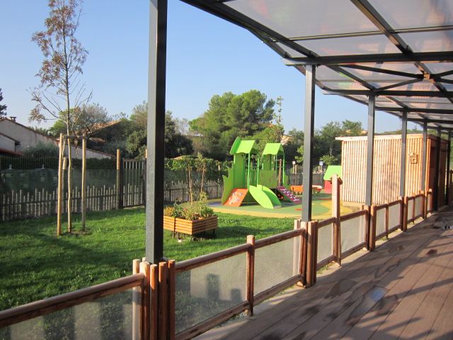 Le jardin et sa structure de jeux